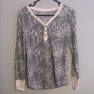 Long Sleeve Snake Skin Flannel Top